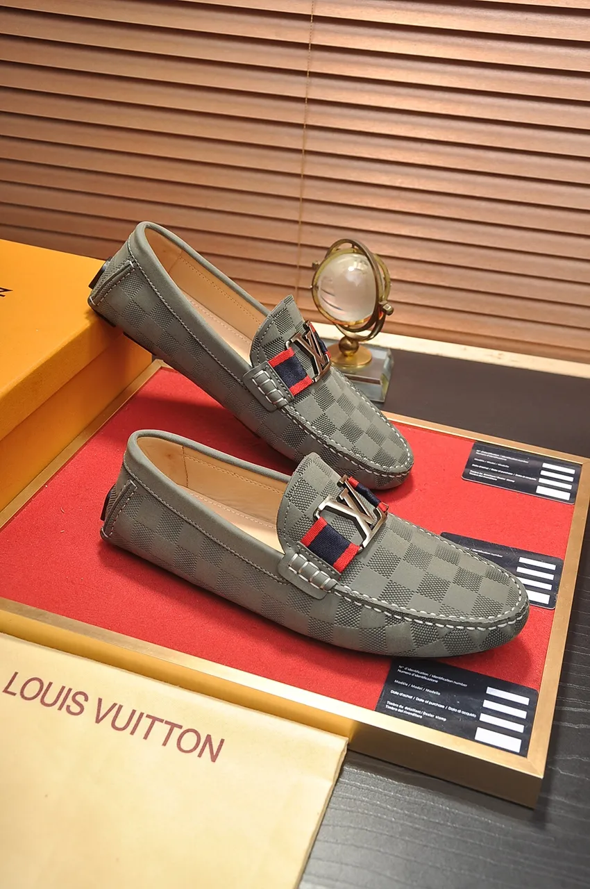 Men's men's shoes 💰420💶 [LV Doudou shoes] (water-dyed cowhide lining) new model is on the market, available on the official website. The new Doudou shoes are processed into single-color materials, and the uppers are made of imported horsehide leather. The body of the shoe is fully hemmed with mark thread, and is lined with imported original cowhide leather. The elegant shoe shape is super suitable for all-matching, and the size is 38-44.